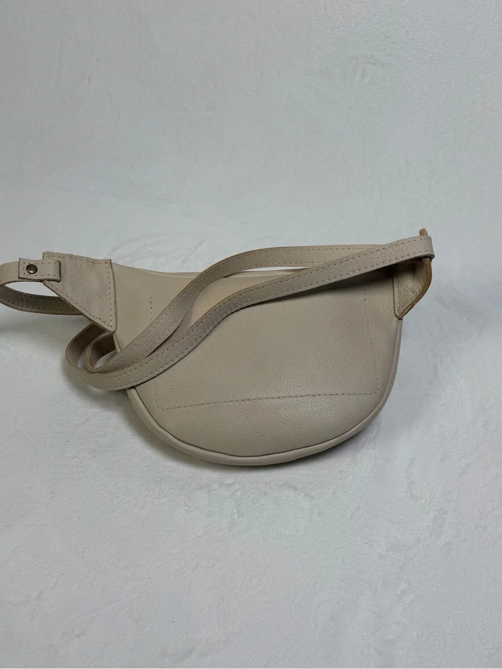 Portland Leather Sally Sling Bag Pebbled Bone